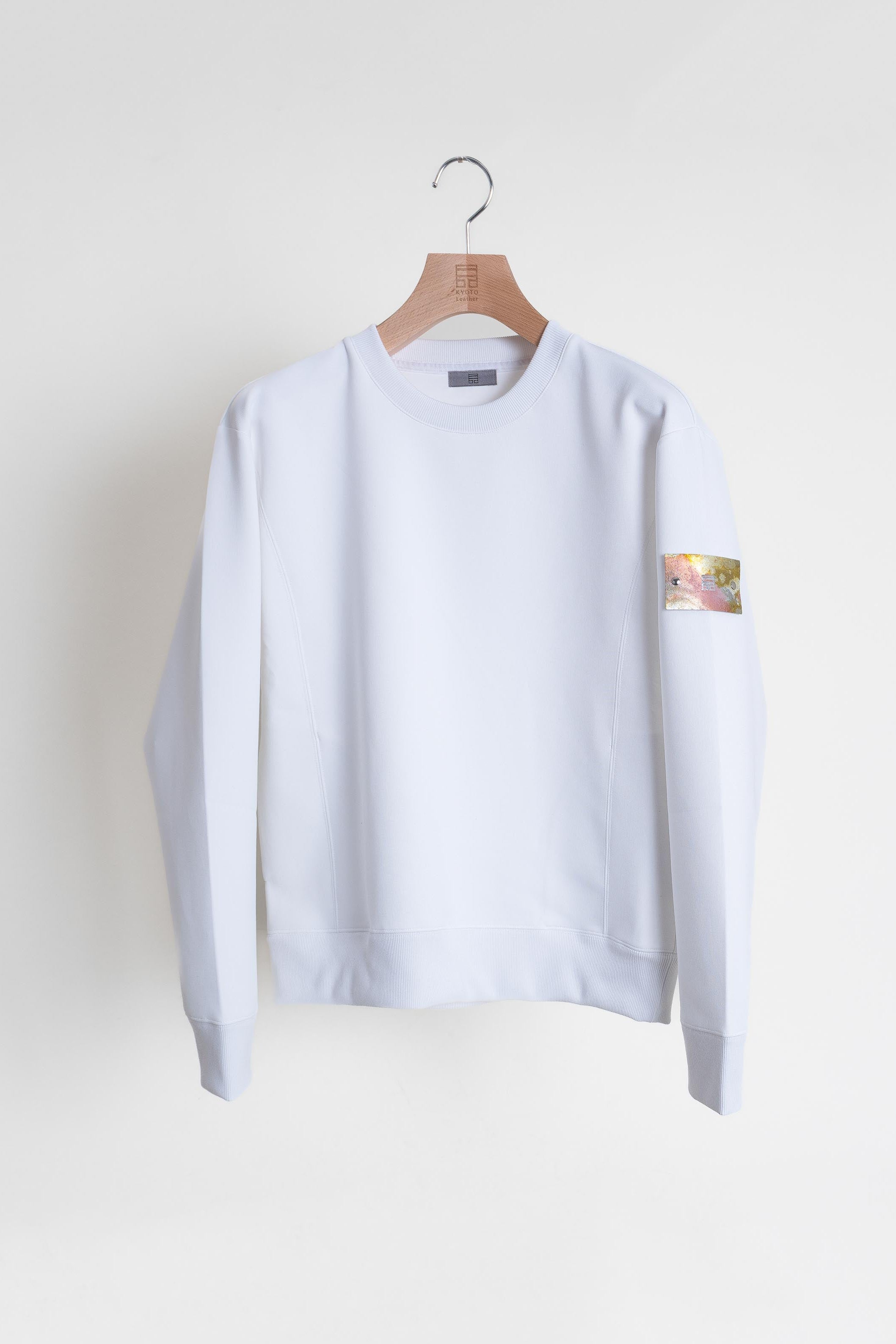 レザーパッチ ダンボールニット・トレーナー