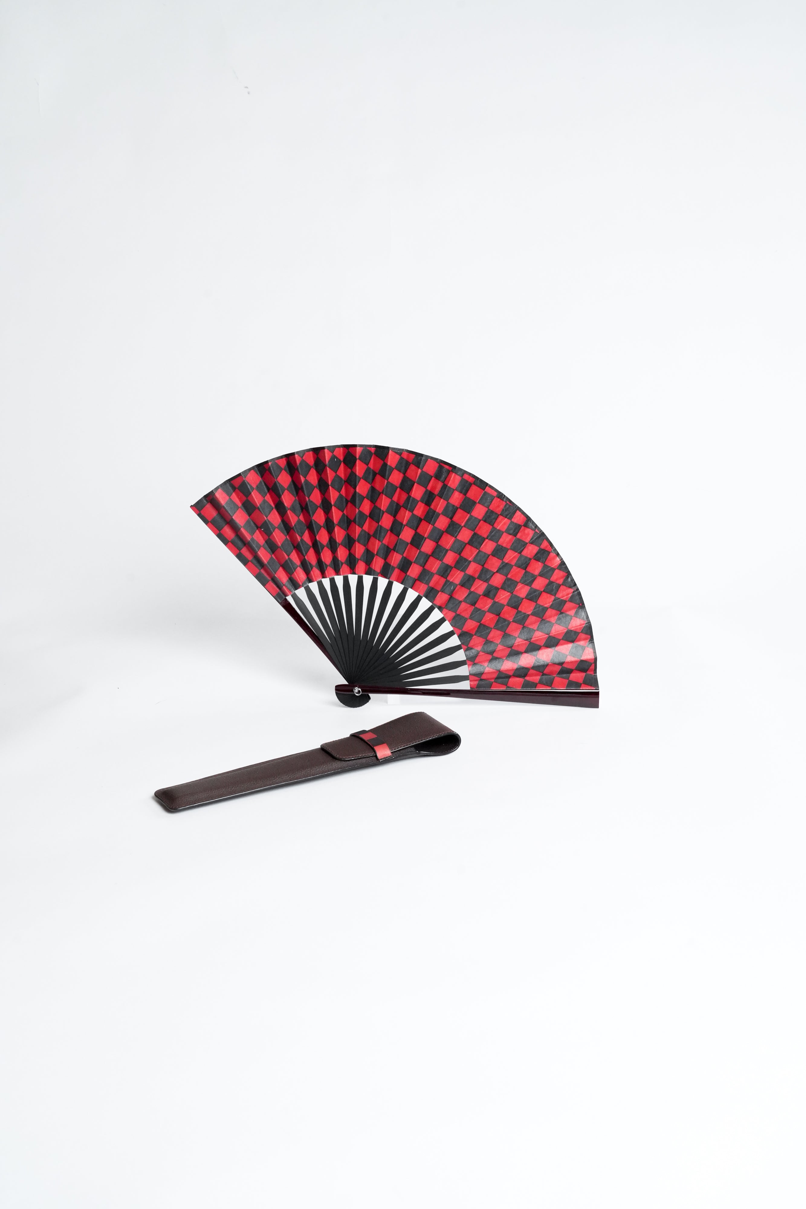 レザー扇子[手捺染] 市松 - 赤黒