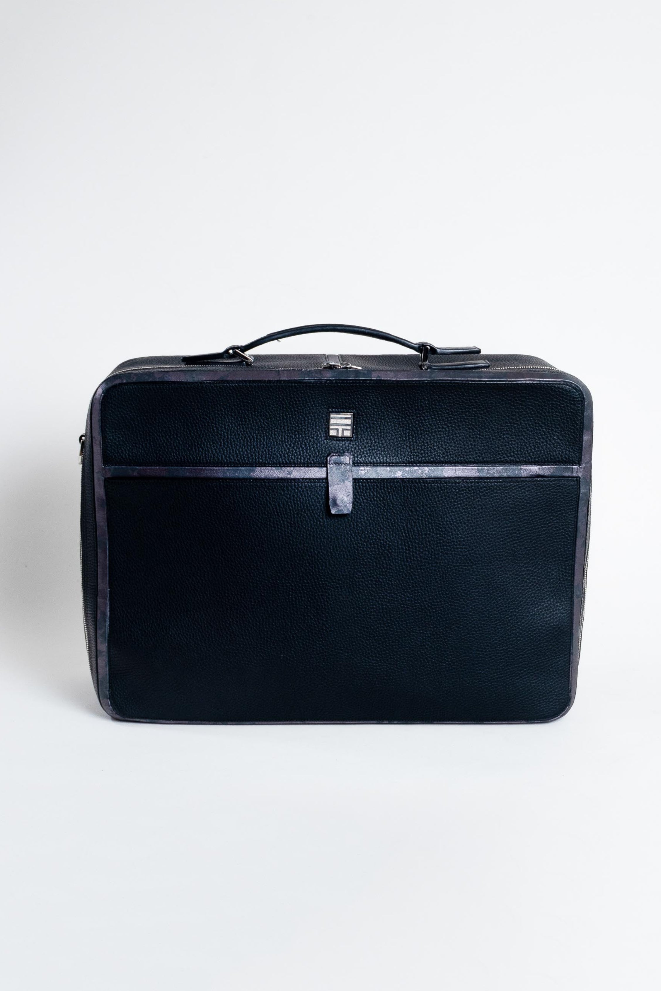 トラベルバッグ