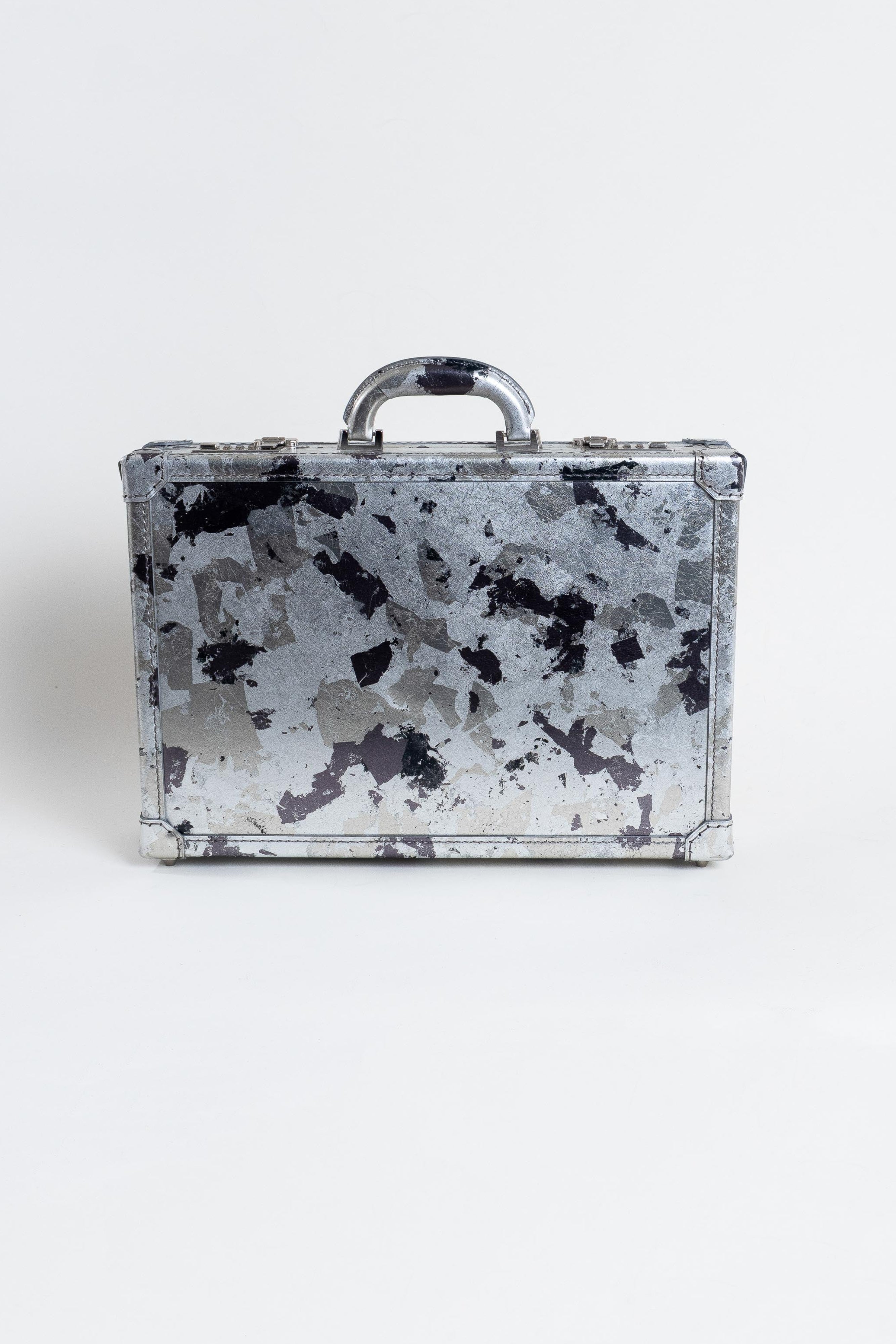 アタッシュケース　Silver