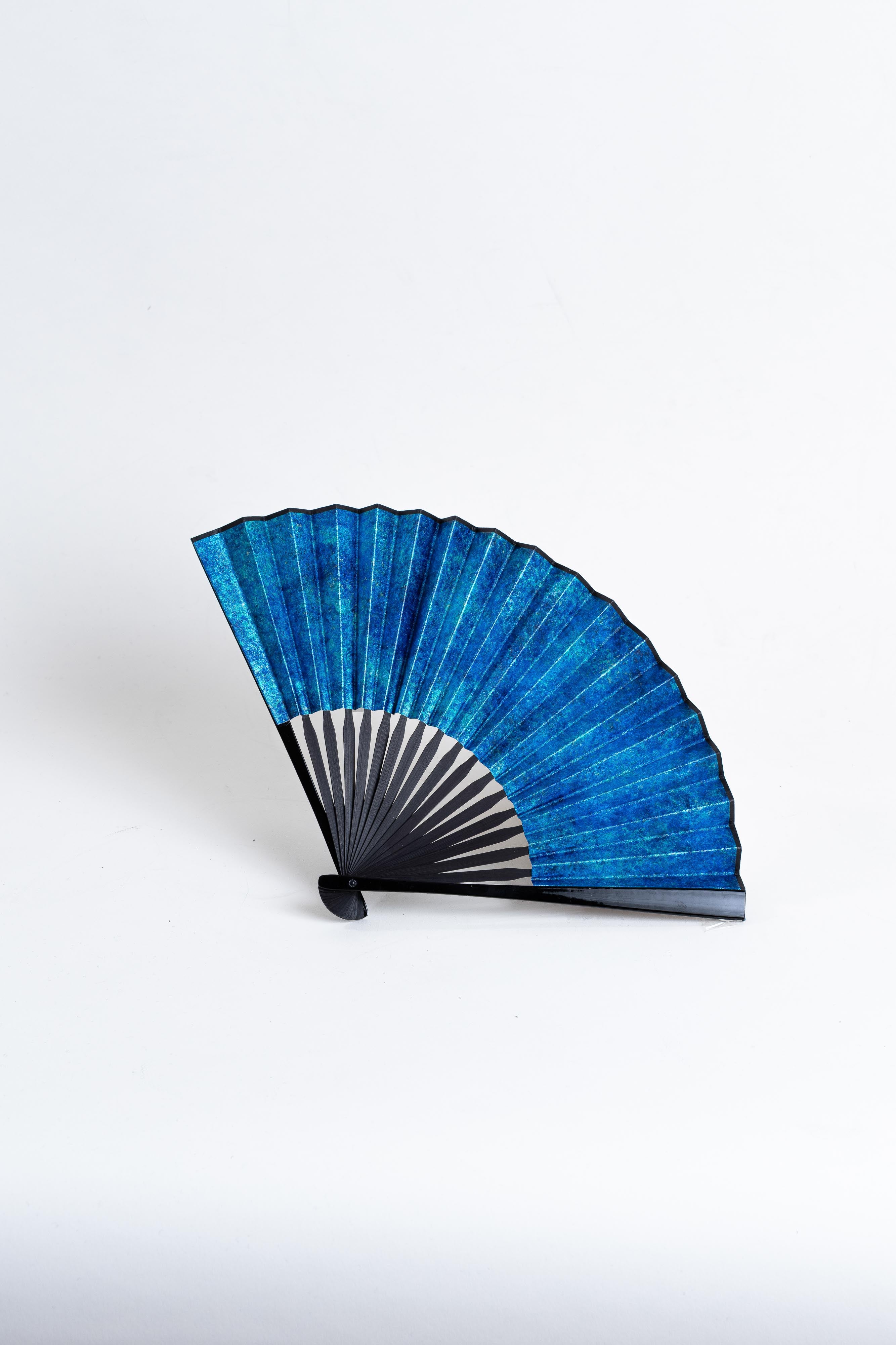 レザー扇子[HAKU]