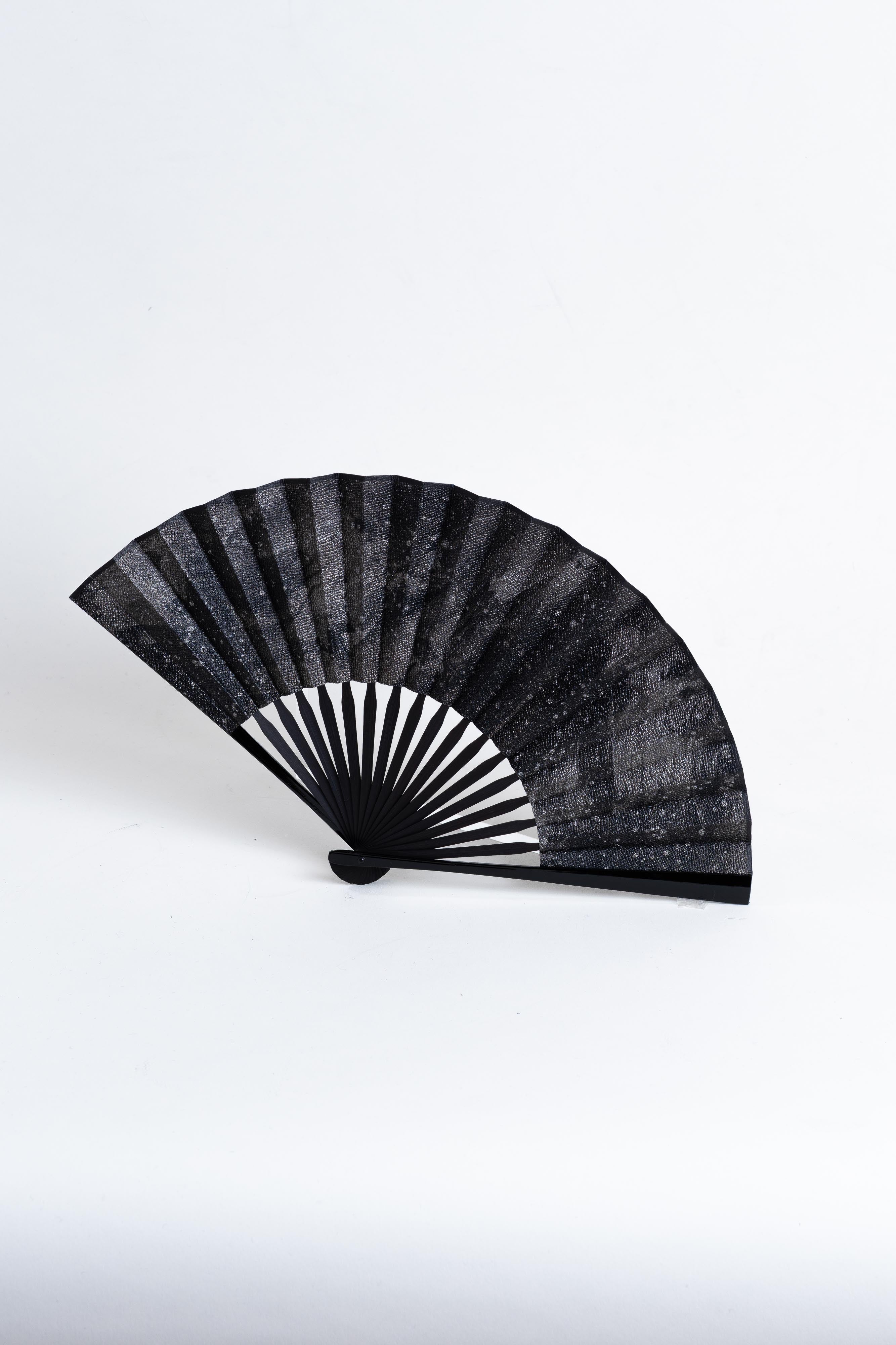 レザー扇子[HAKU] Black