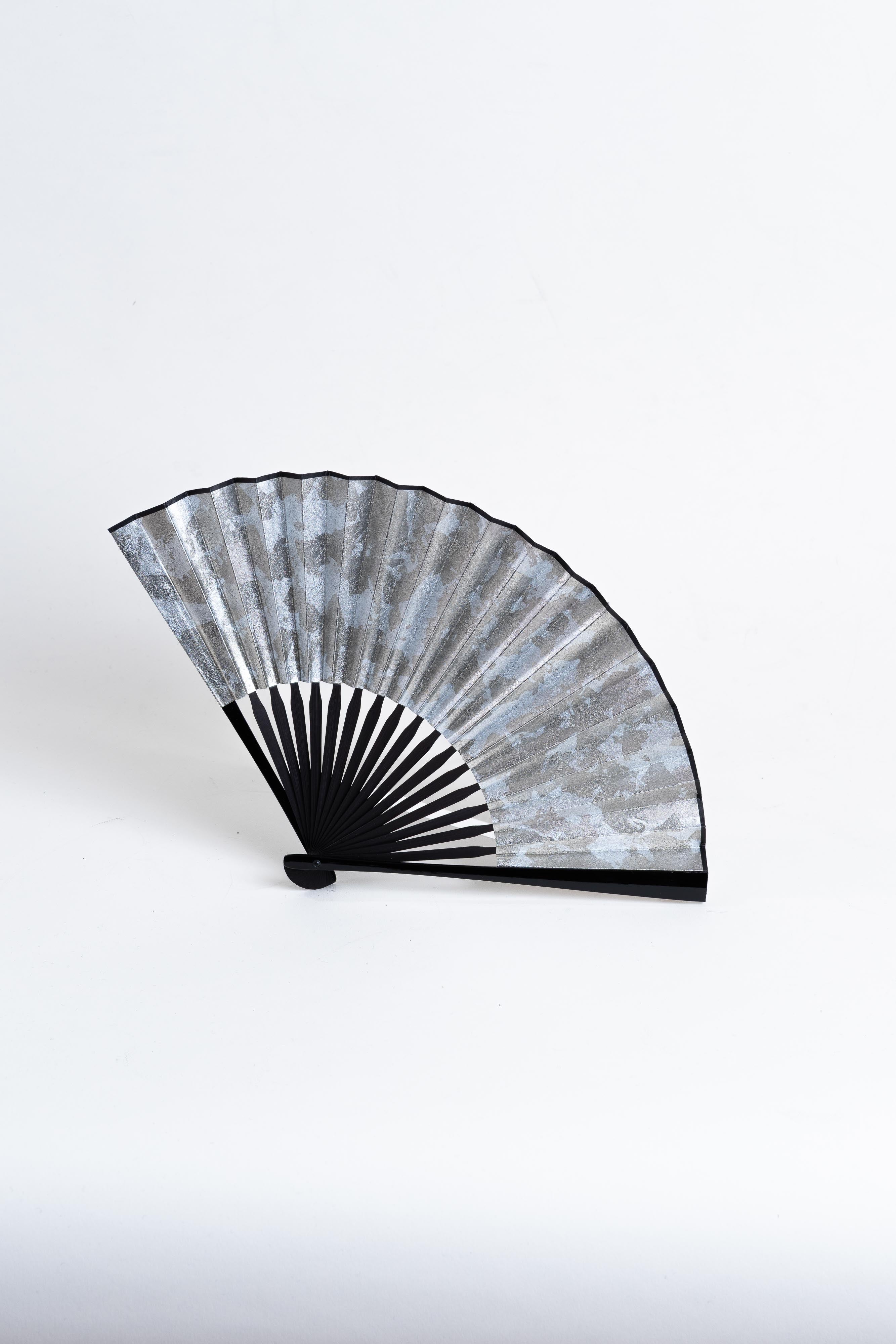 レザー扇子[HAKU]  Silver