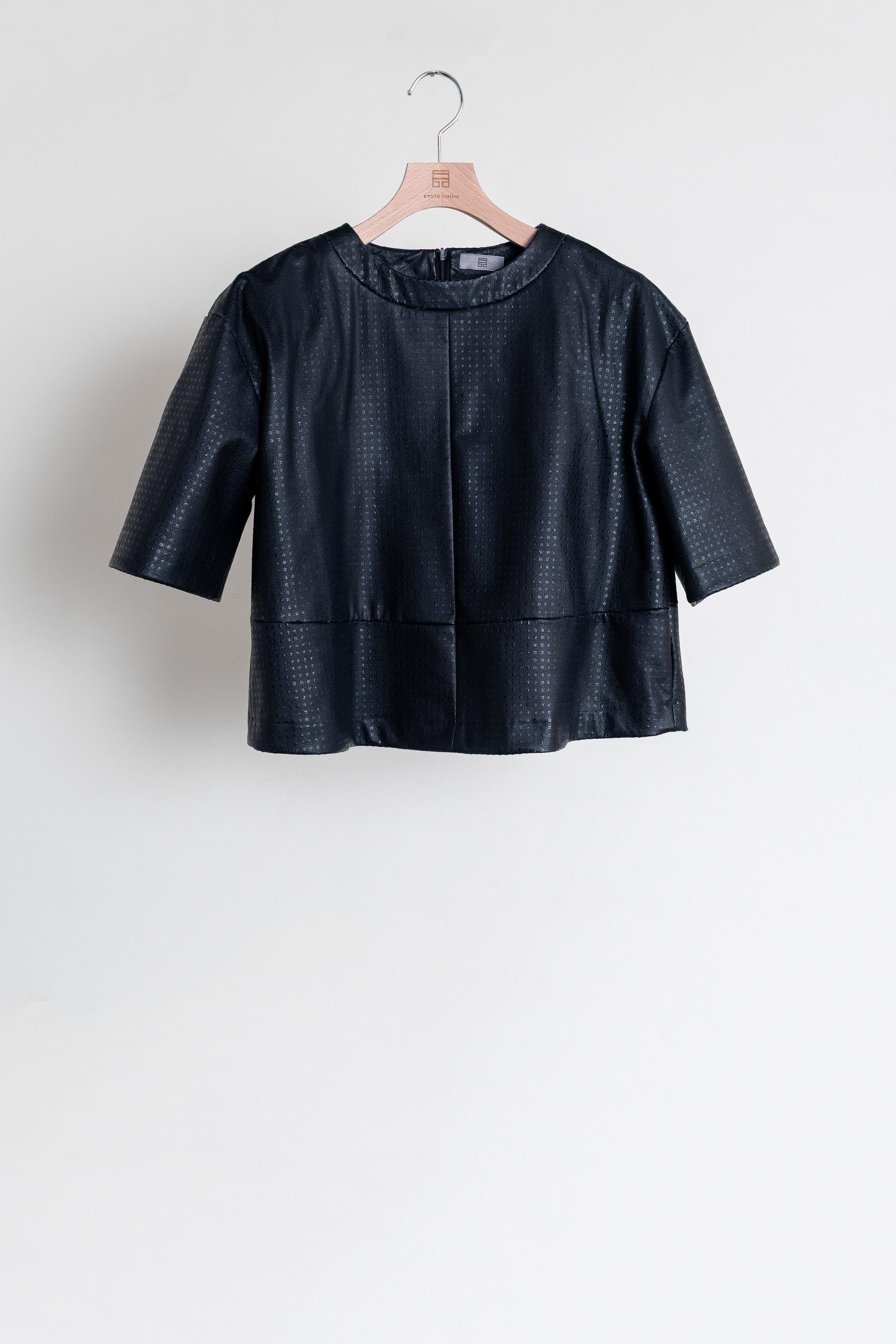 レディスジャケット　パンチングレザー　ブラック